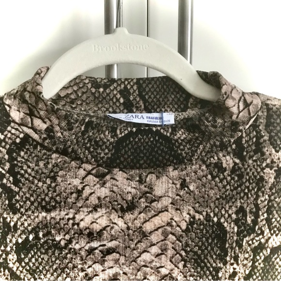 Zara Trafaluc Snakeskin Short Sleeve Tee Shirt Top Size S NWT - Picture 10 of 10